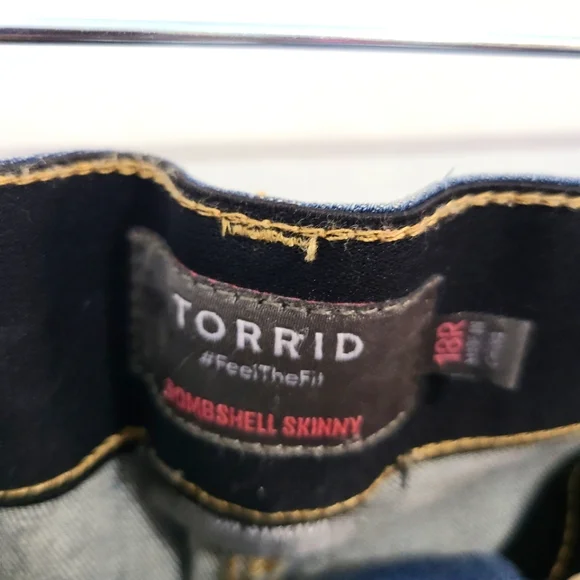 Torrid Women's Size 18R Bombshell Skinny Blue Jeans Pants Casual Street Wear - Picture 3 of 8